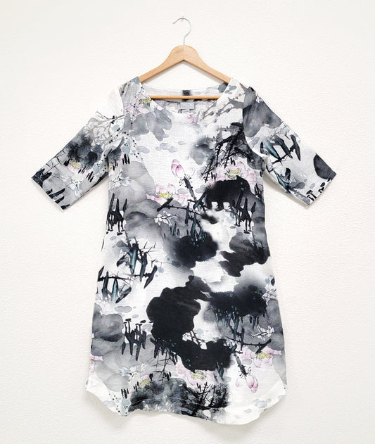 boxy floral print linen pullover dress with a round neckline and hem, 3/4 sleeves