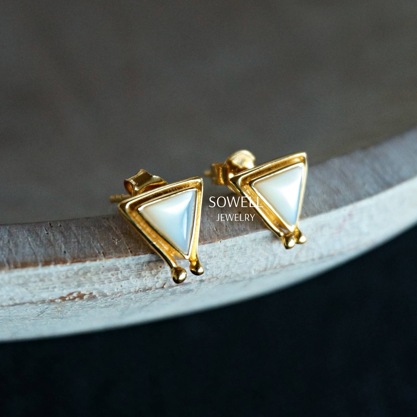 Hanale Mother of Pearl Earrings